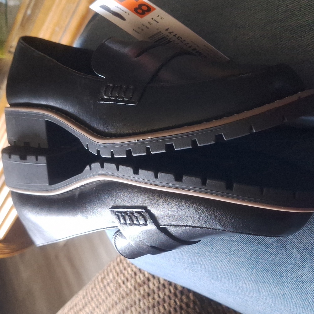Ladies loafer shoe